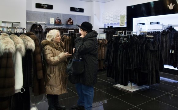 Women wearing Fur Coats